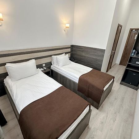 Infinity Plaza Block 1 Hotel Atyraū Екстериор снимка