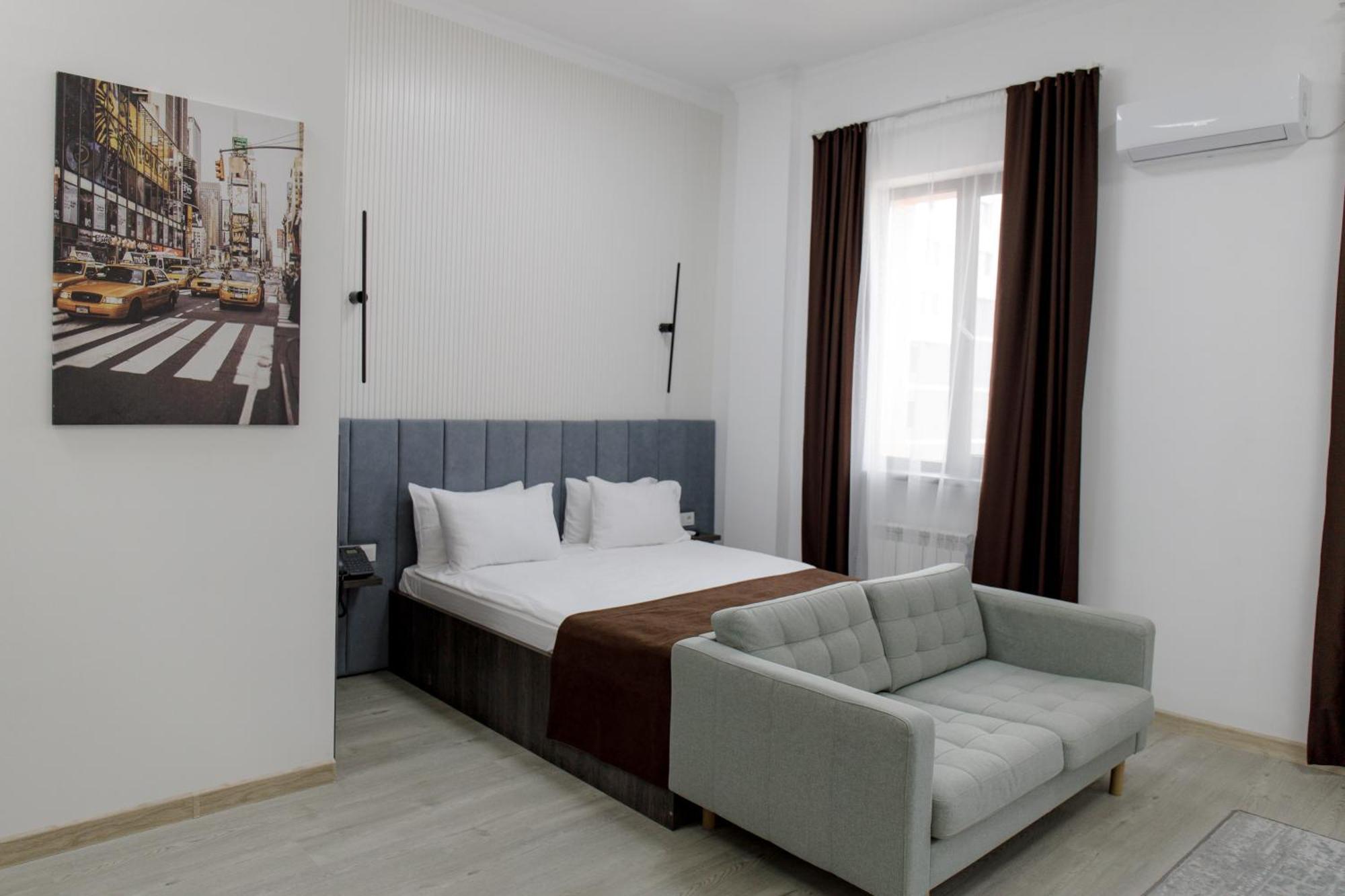 Infinity Plaza Block 1 Hotel Atyraū Екстериор снимка