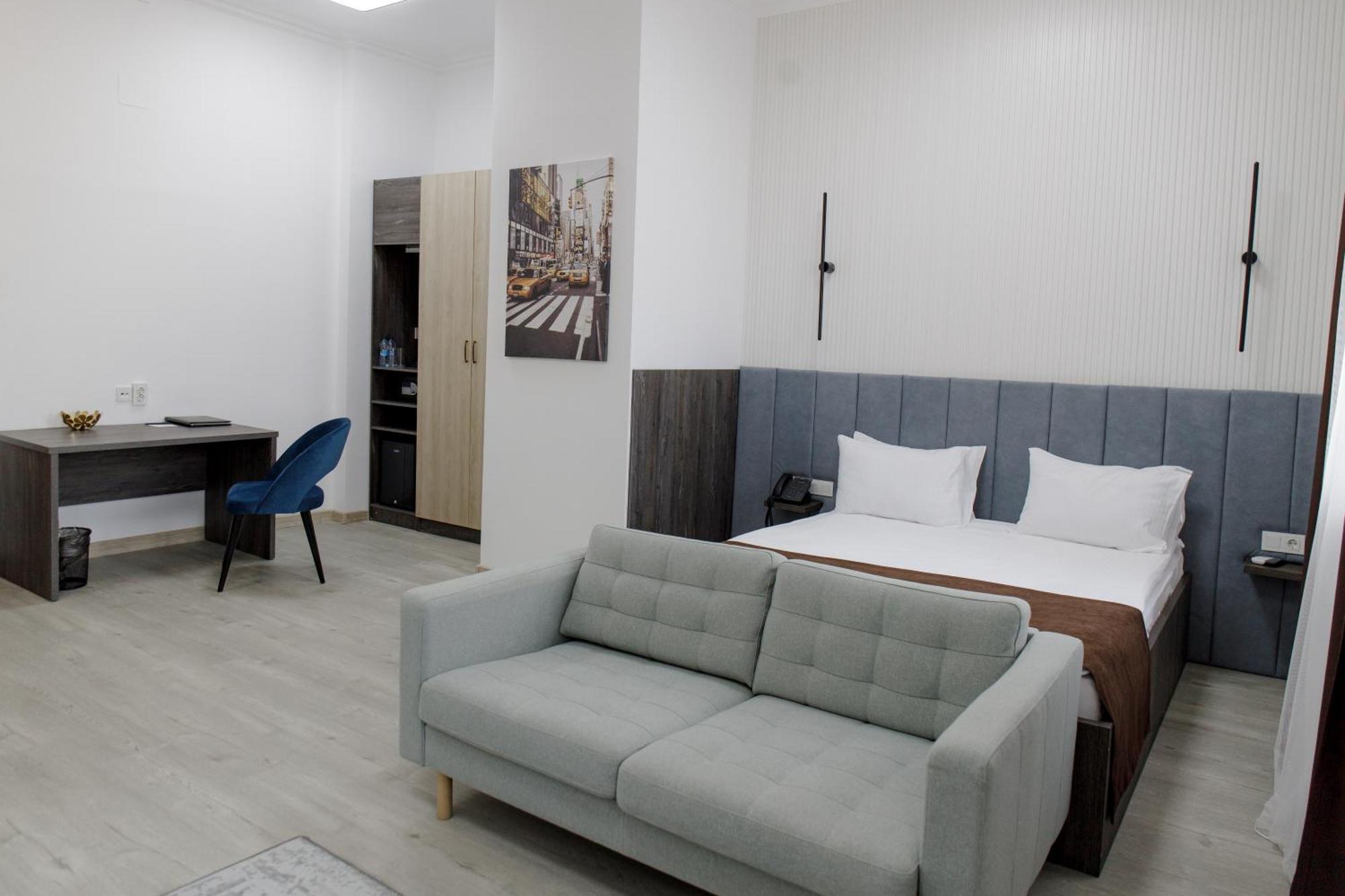 Infinity Plaza Block 1 Hotel Atyraū Екстериор снимка