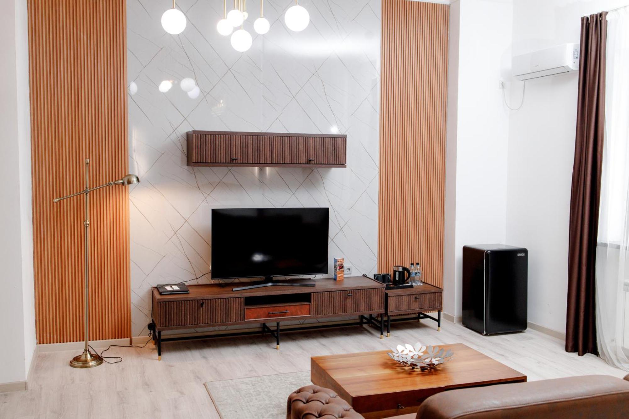 Infinity Plaza Block 1 Hotel Atyraū Екстериор снимка