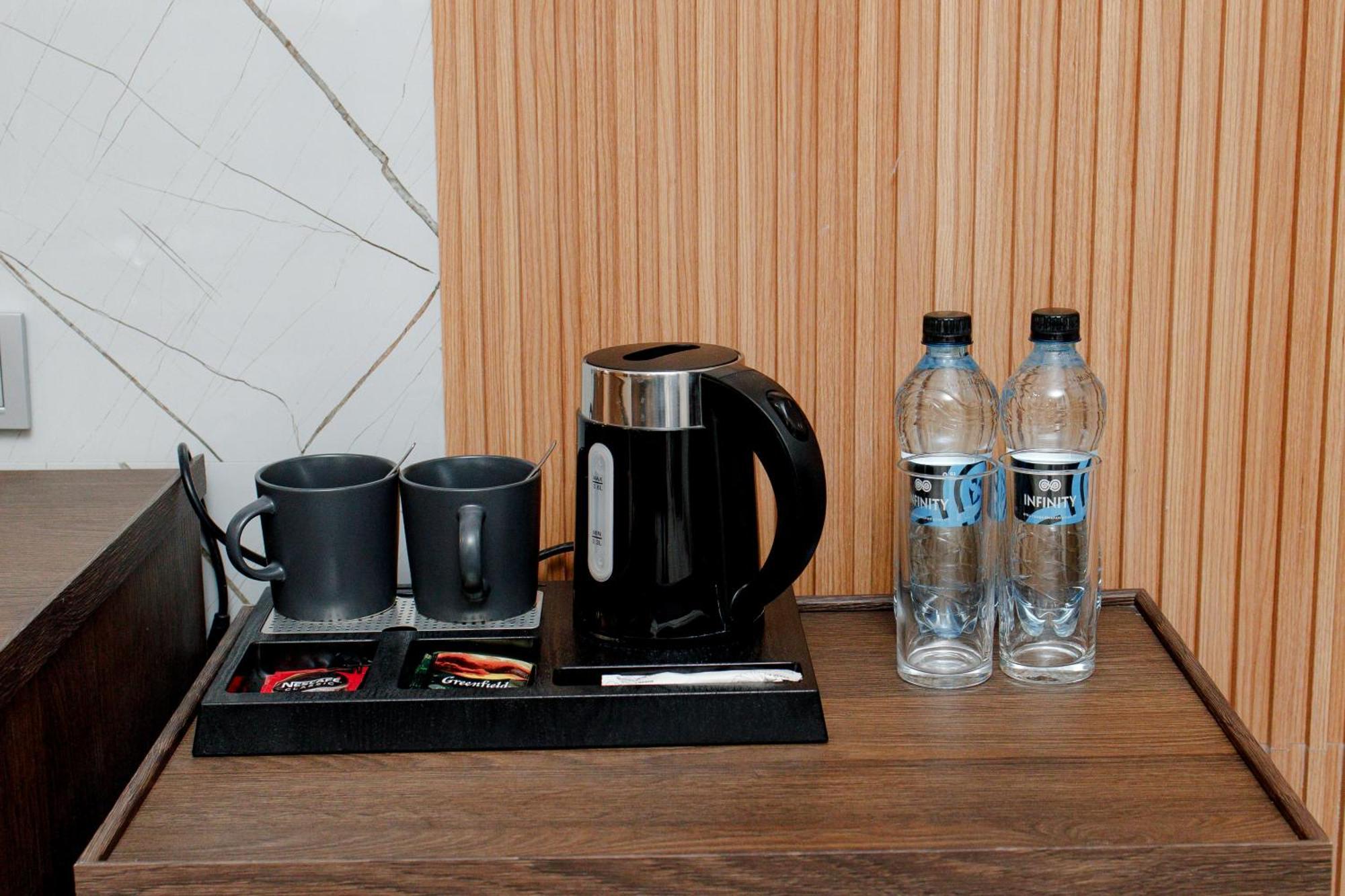 Infinity Plaza Block 1 Hotel Atyraū Екстериор снимка