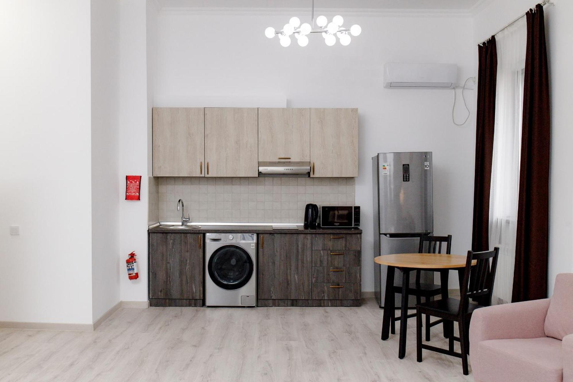 Infinity Plaza Block 1 Hotel Atyraū Екстериор снимка