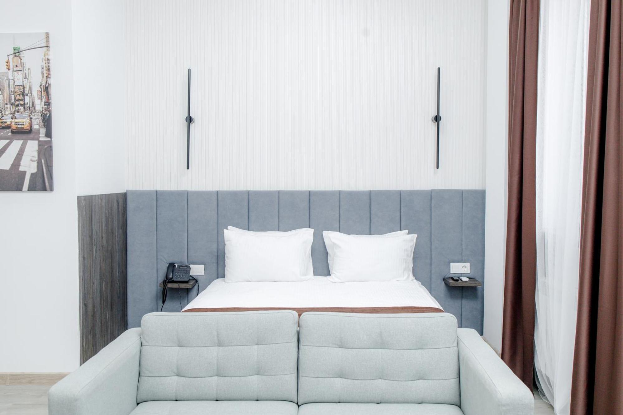 Infinity Plaza Block 1 Hotel Atyraū Екстериор снимка