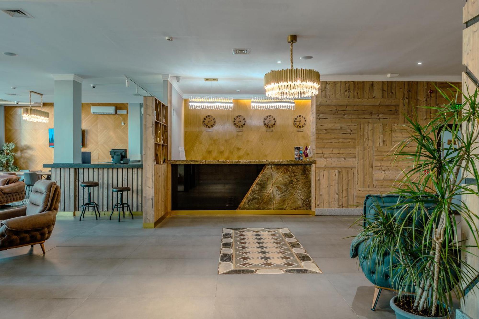 Infinity Plaza Block 1 Hotel Atyraū Екстериор снимка