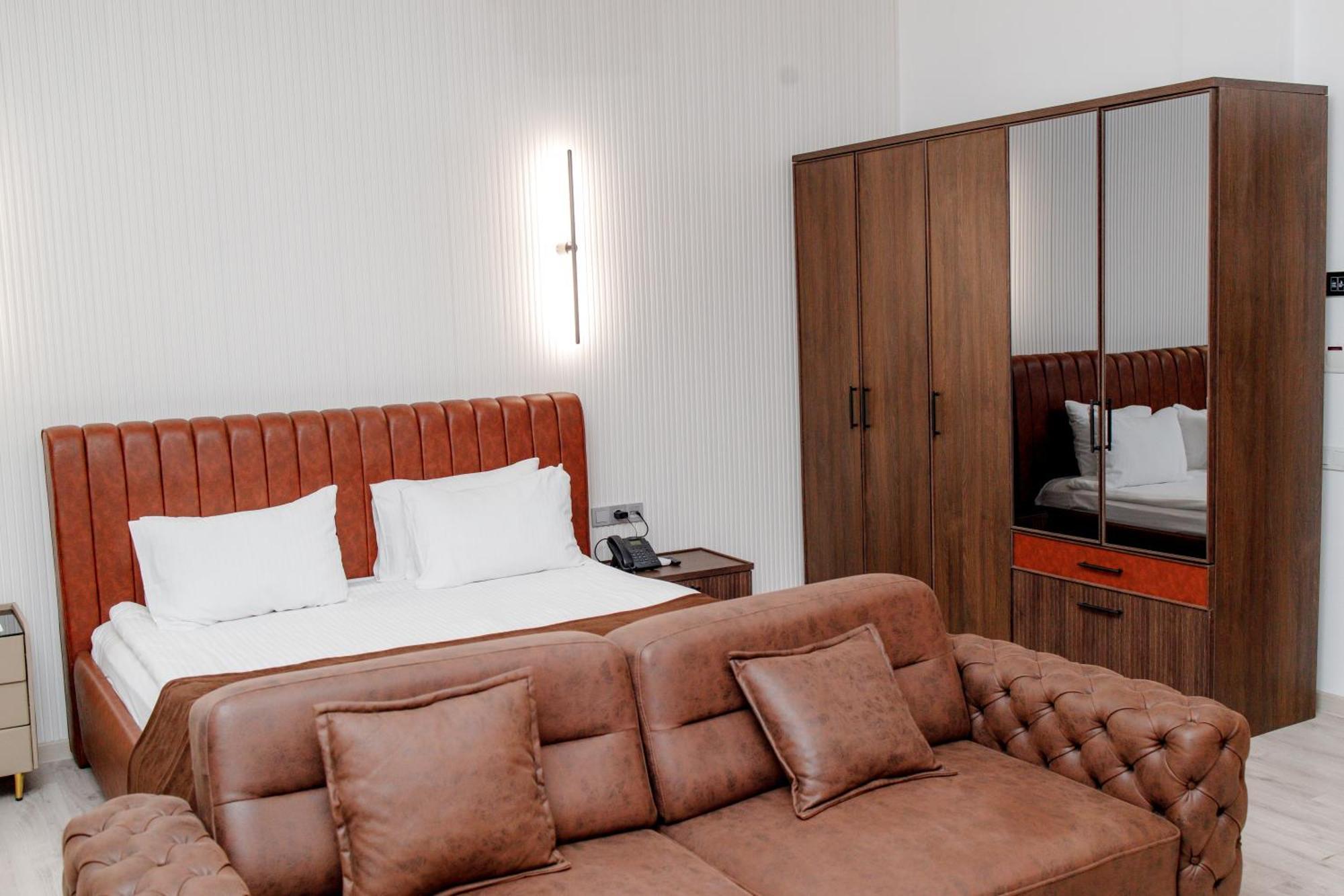 Infinity Plaza Block 1 Hotel Atyraū Екстериор снимка