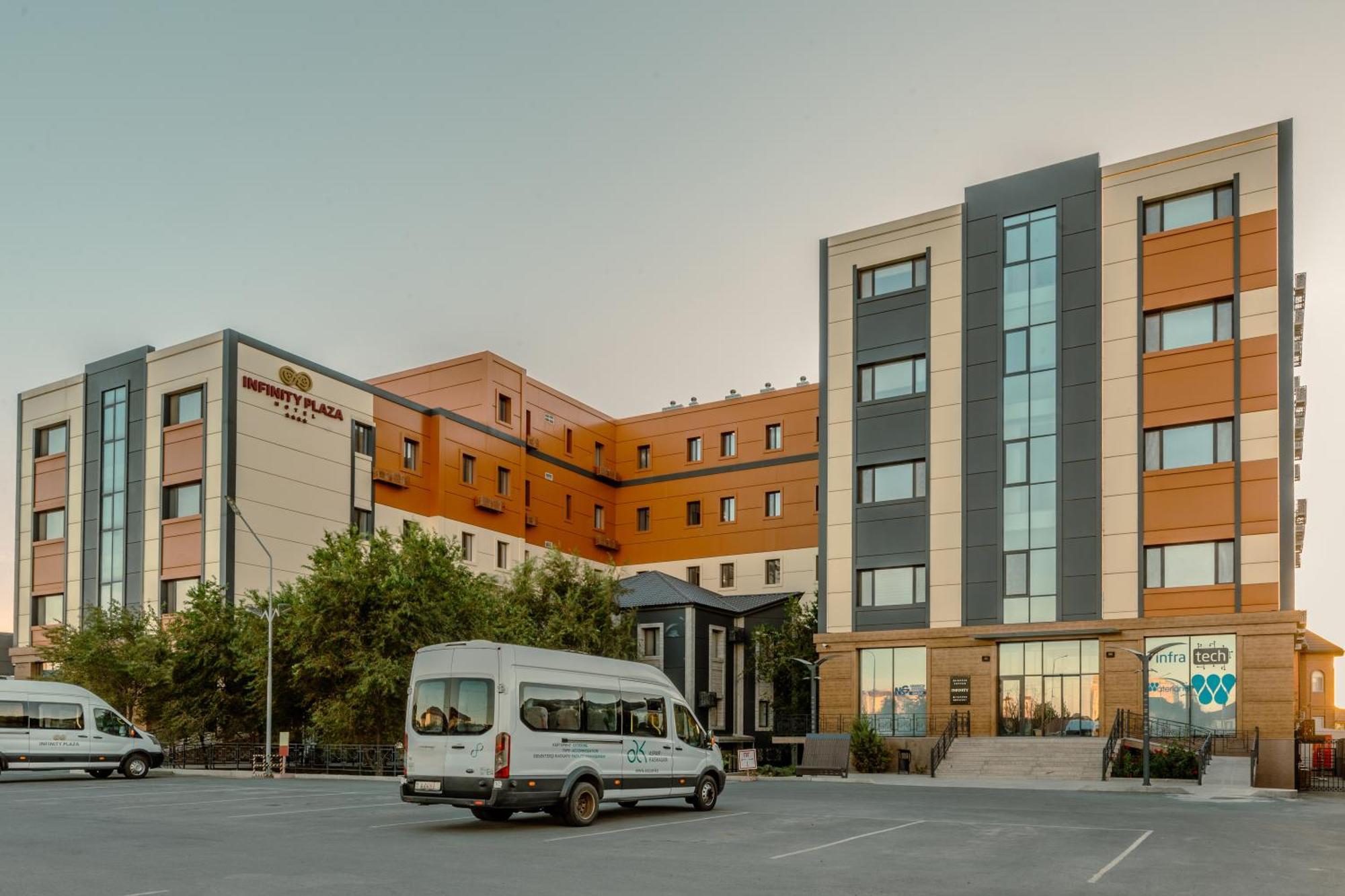 Infinity Plaza Block 1 Hotel Atyraū Екстериор снимка