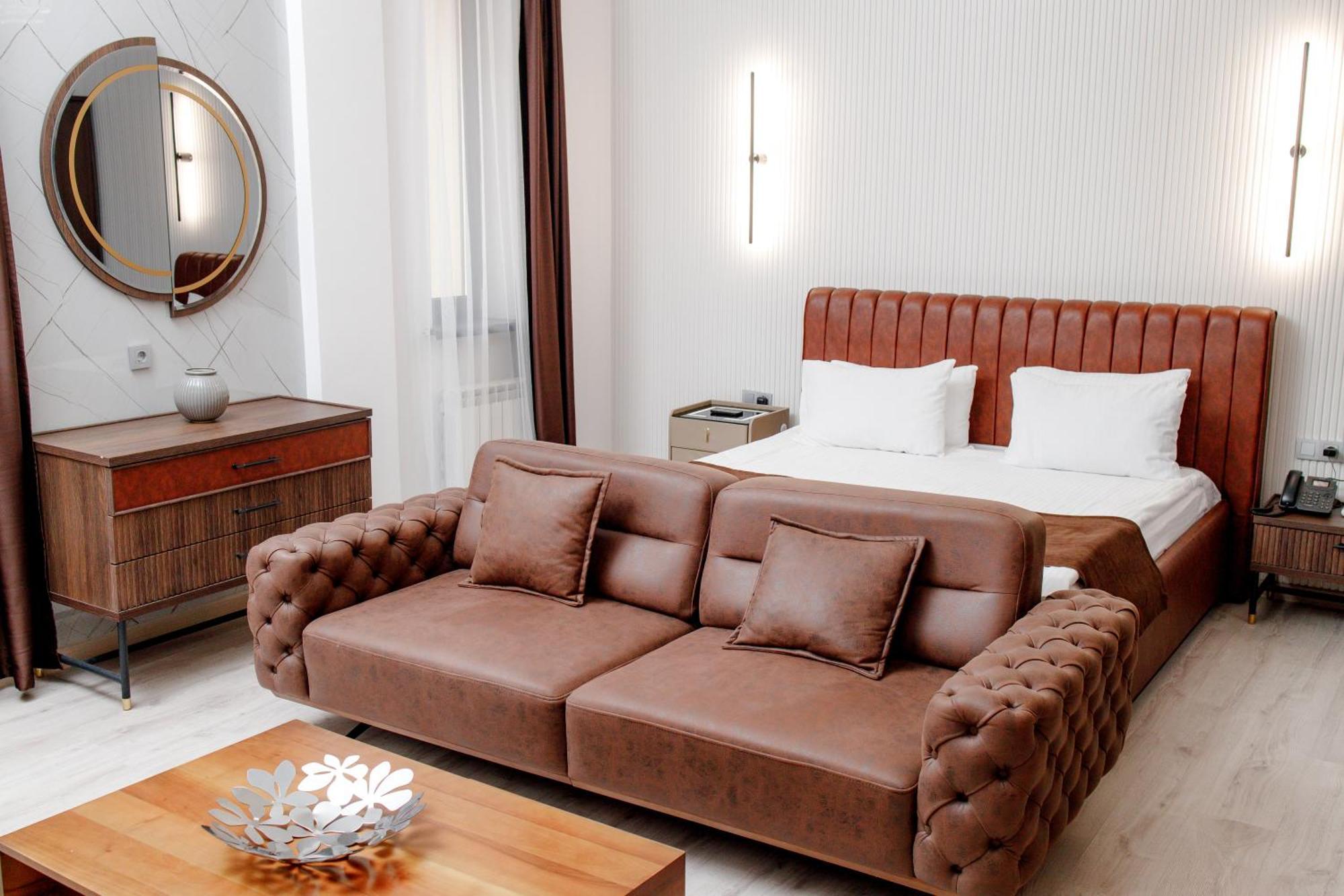 Infinity Plaza Block 1 Hotel Atyraū Екстериор снимка