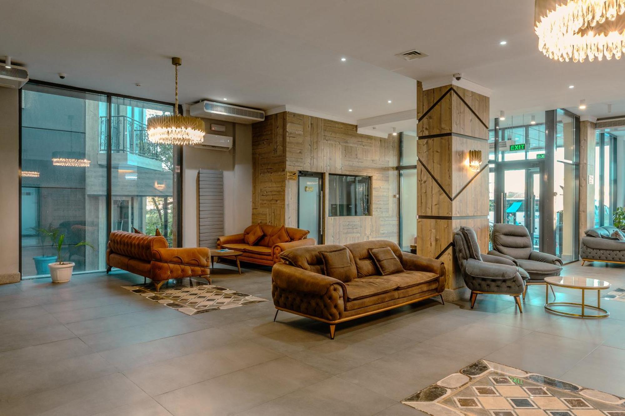 Infinity Plaza Block 1 Hotel Atyraū Екстериор снимка