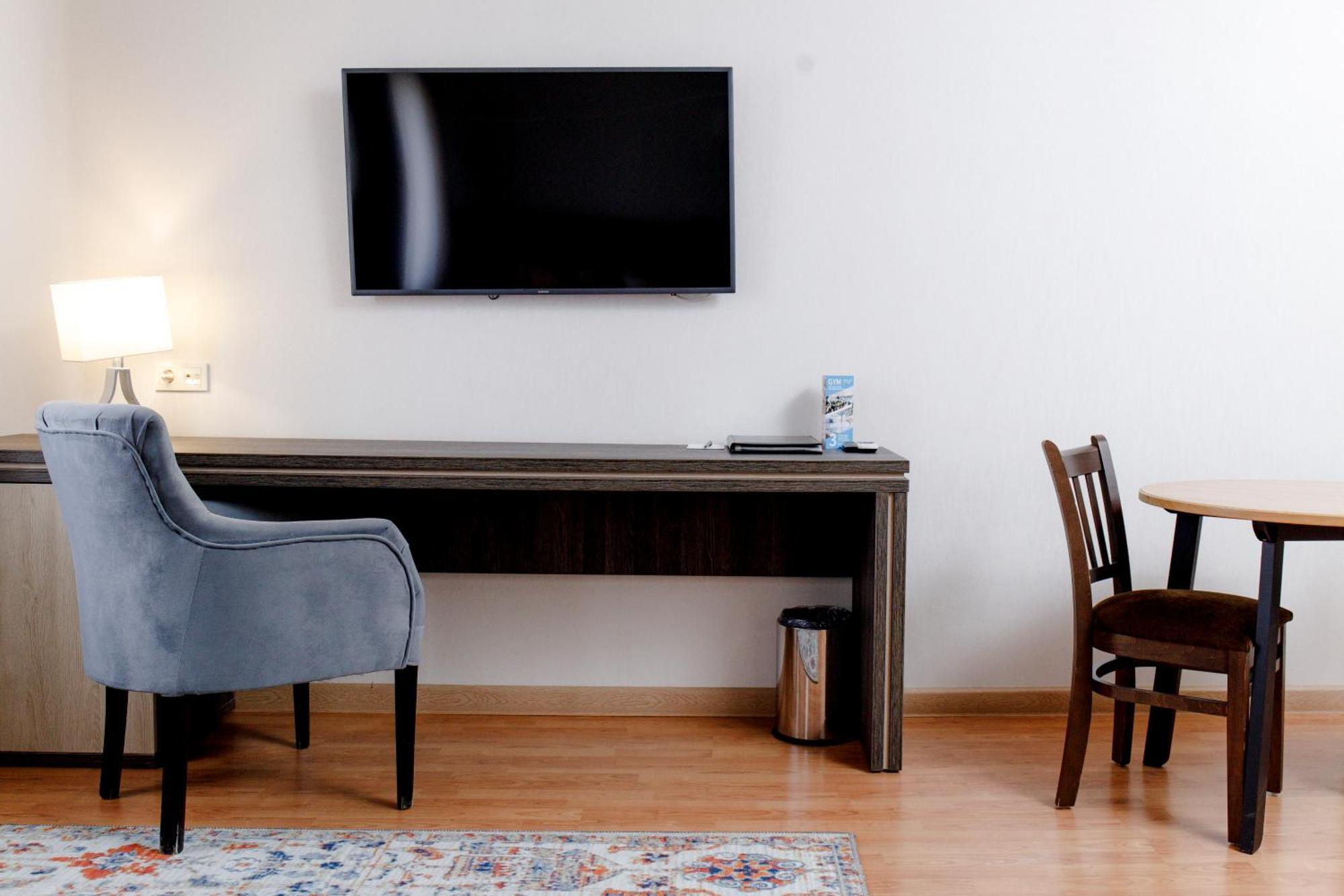 Infinity Plaza Block 1 Hotel Atyraū Екстериор снимка