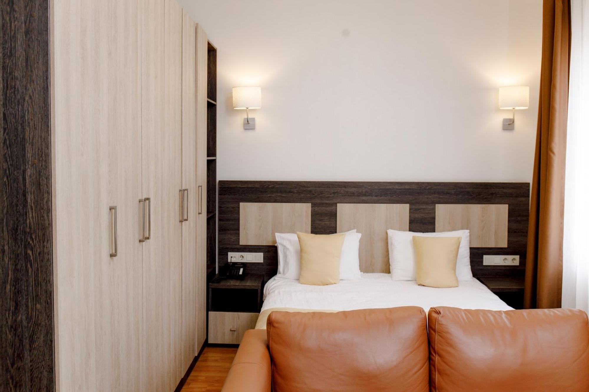 Infinity Plaza Block 1 Hotel Atyraū Екстериор снимка